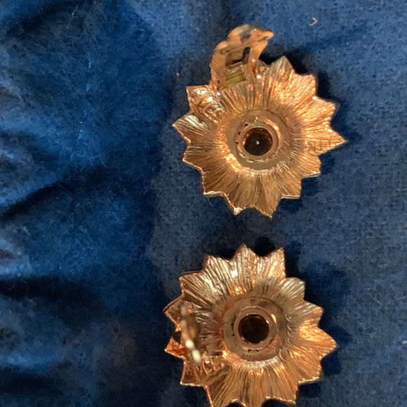 Mignon Faget 14K gold sunflower clip earrings - Picture 4 of 7